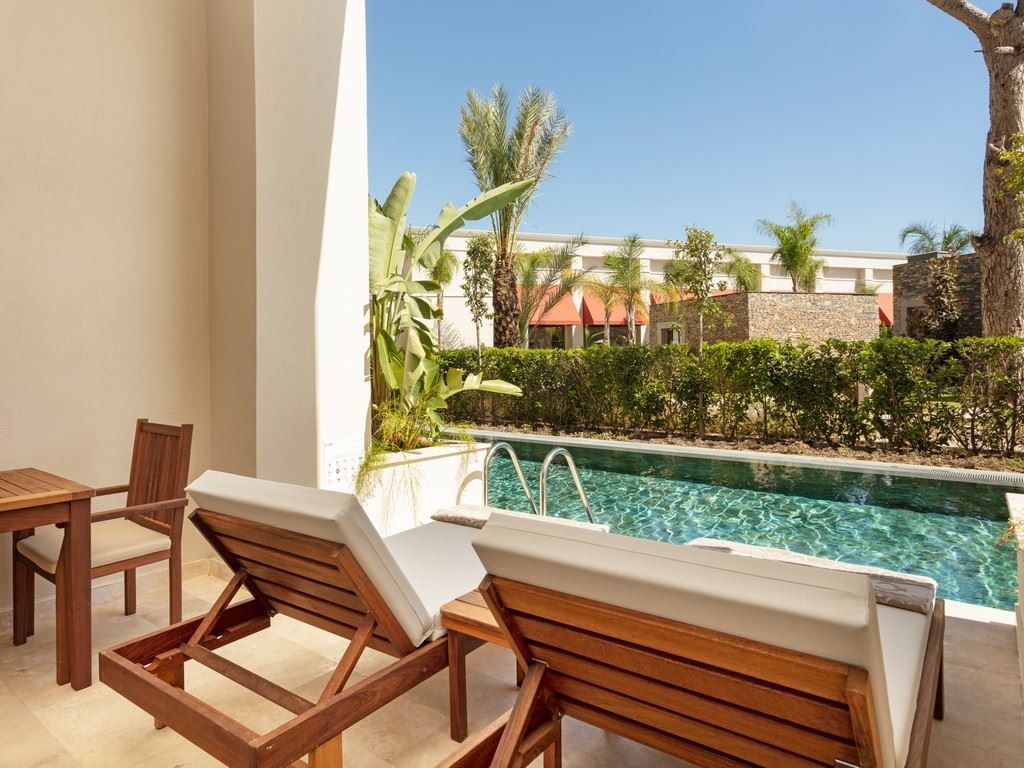 rooms-superior-room-swimup