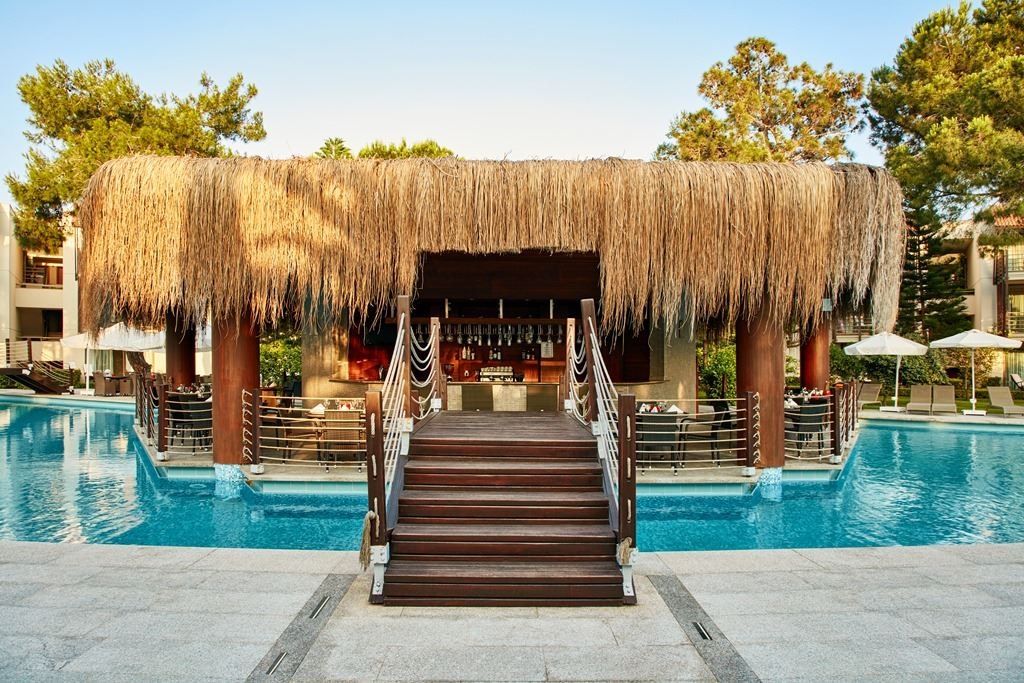 restaurants-garden-pool-snack