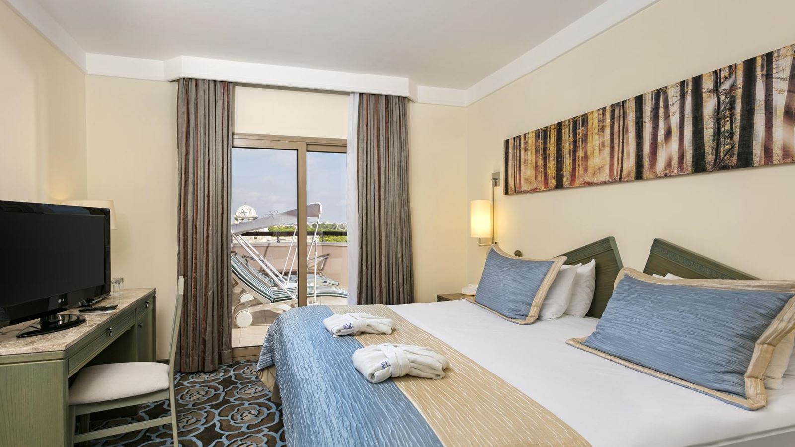 rooms-main-building-junior-suite-sea-view