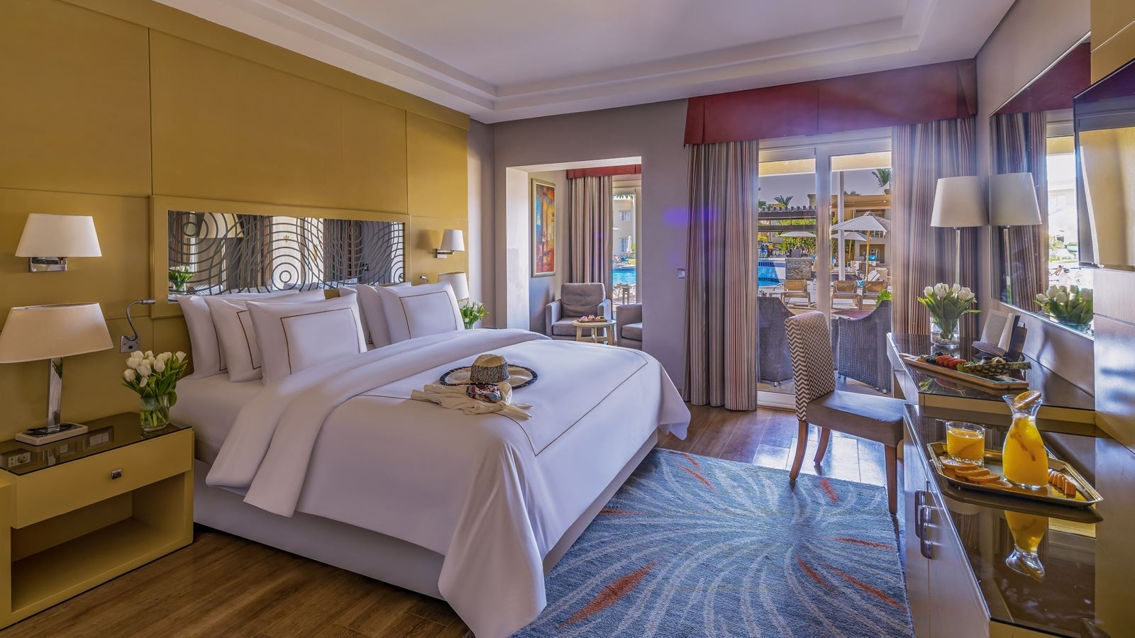 rooms-deluxe-room