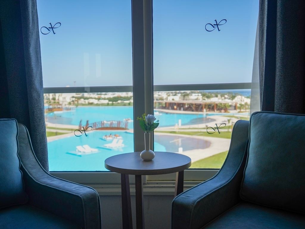 rooms-main-building-junior-suite-pool-view